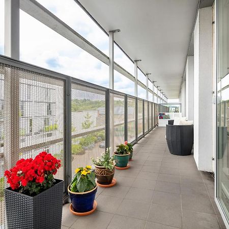 Stunning Apartment With Underground Parking! 런던 외부 사진