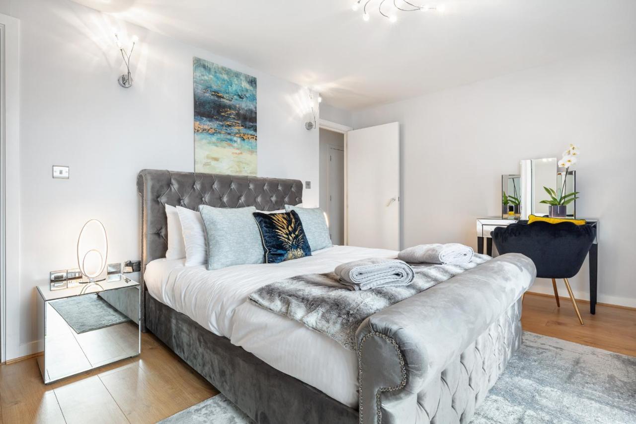 Stunning Apartment With Underground Parking! 런던 외부 사진