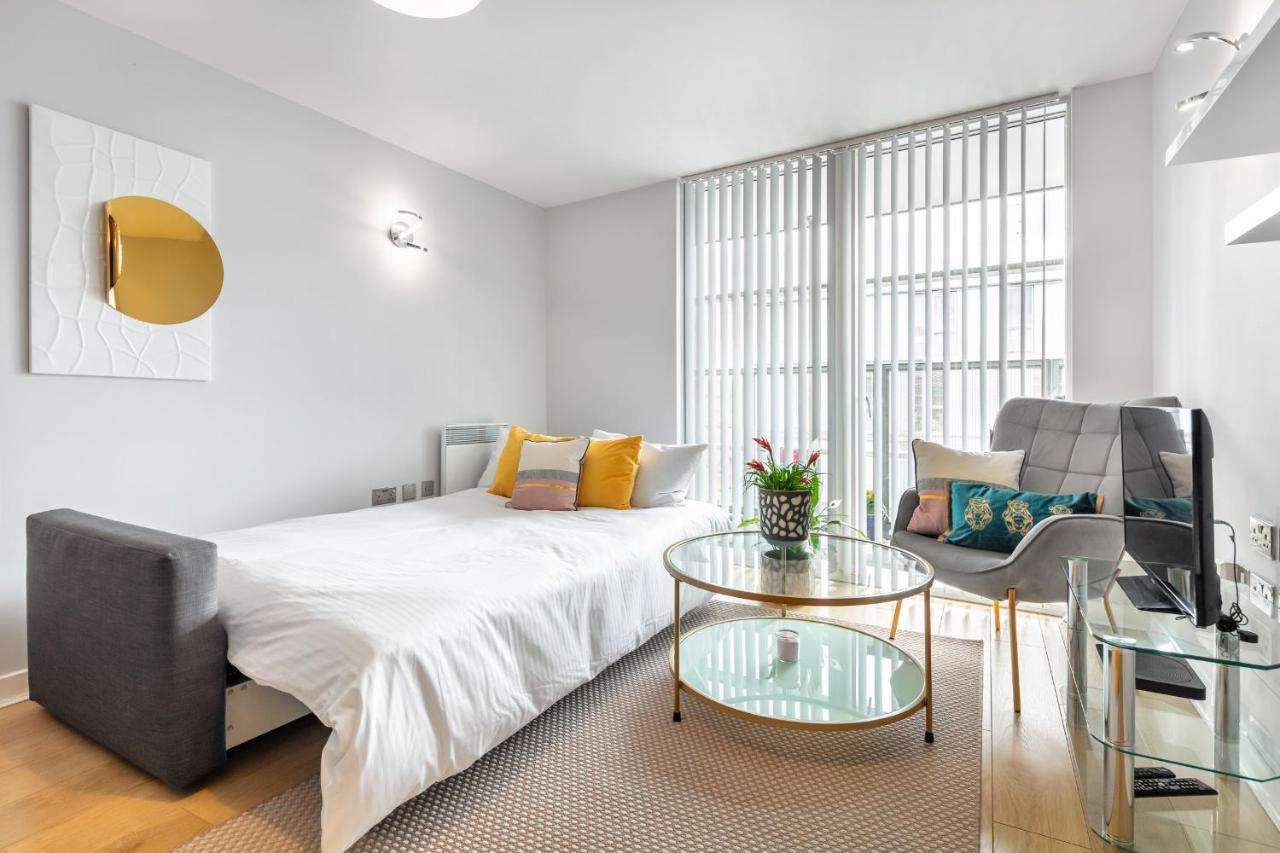 Stunning Apartment With Underground Parking! 런던 외부 사진